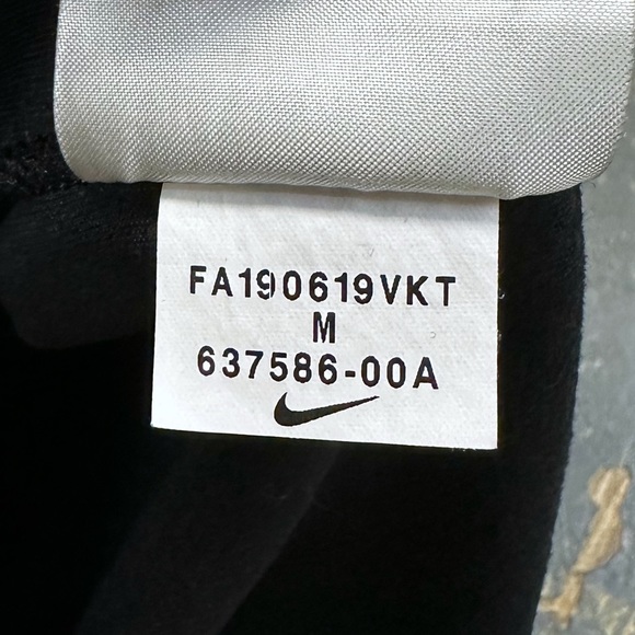 Nike Air Basketball Short Sleeve Shirt Black Orange Medium 637586-2DH Sneakers - Picture 7 of 8